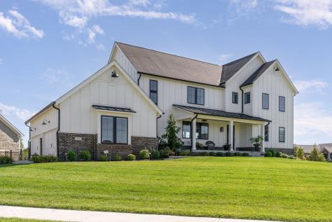 18331 Lakes End Court Westfield IN 46074