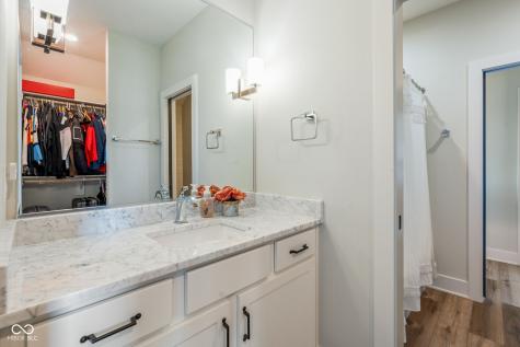 18331 Lakes End Court Westfield IN 46074