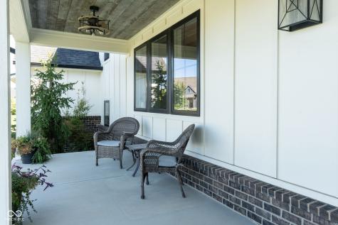 18331 Lakes End Court Westfield IN 46074