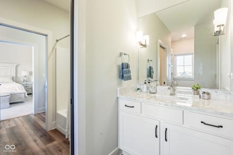 18331 Lakes End Court Westfield IN 46074