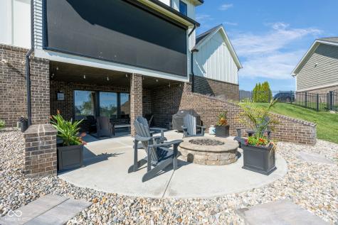 18331 Lakes End Court Westfield IN 46074