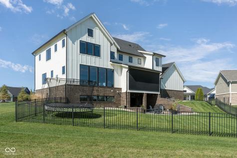18331 Lakes End Court Westfield IN 46074