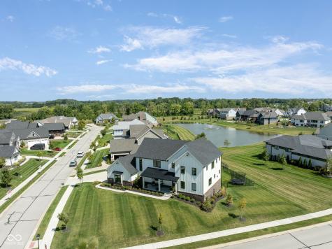 18331 Lakes End Court Westfield IN 46074