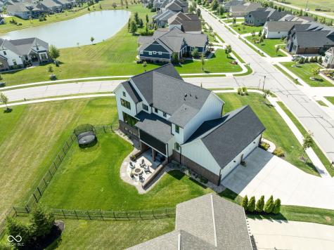 18331 Lakes End Court Westfield IN 46074