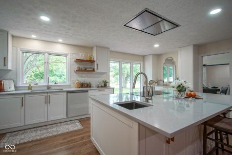 150 Governors Lane Zionsville IN 46077
