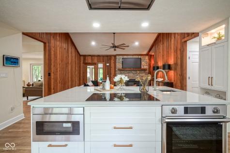 150 Governors Lane Zionsville IN 46077