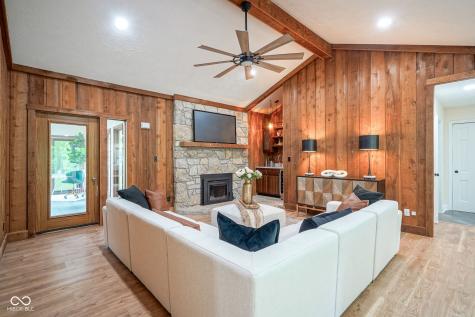 150 Governors Lane Zionsville IN 46077