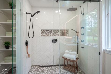 150 Governors Lane Zionsville IN 46077