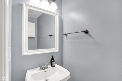6274 Saddletree Drive Zionsville IN 46077