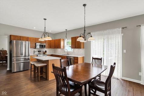 6274 Saddletree Drive Zionsville IN 46077