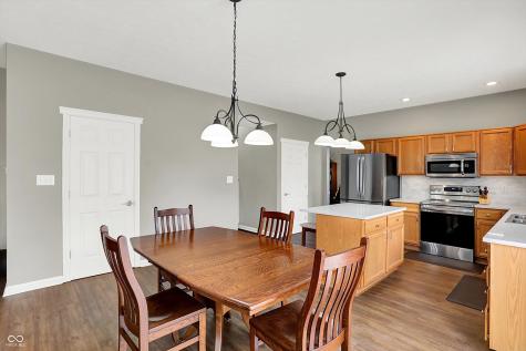 6274 Saddletree Drive Zionsville IN 46077