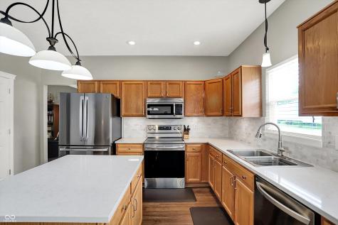 6274 Saddletree Drive Zionsville IN 46077