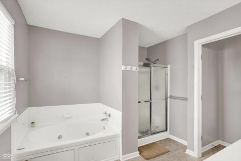 6274 Saddletree Drive Zionsville IN 46077