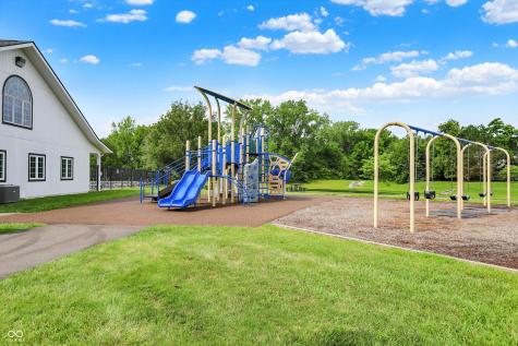 6274 Saddletree Drive Zionsville IN 46077