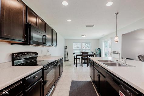 985 Farmington Trail Brownsburg IN 46112