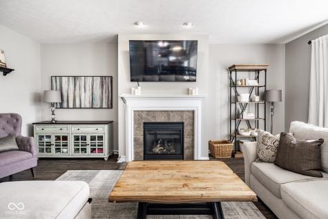 6821 Woodhaven Place Zionsville IN 46077