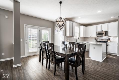 6821 Woodhaven Place Zionsville IN 46077
