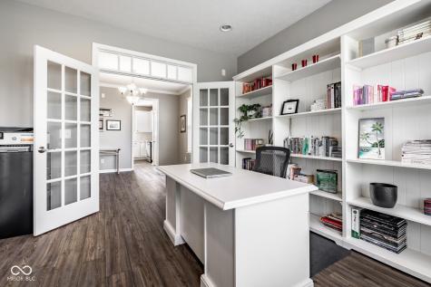 6821 Woodhaven Place Zionsville IN 46077