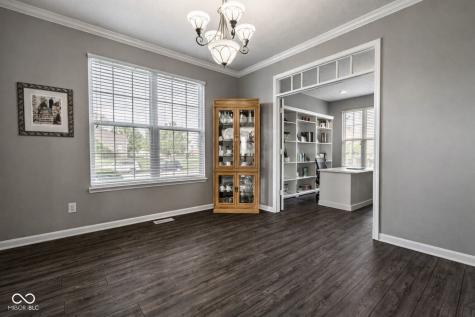 6821 Woodhaven Place Zionsville IN 46077