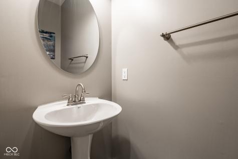 6821 Woodhaven Place Zionsville IN 46077