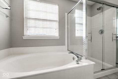 6821 Woodhaven Place Zionsville IN 46077