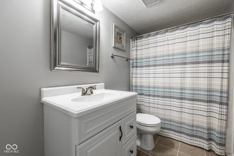 6821 Woodhaven Place Zionsville IN 46077