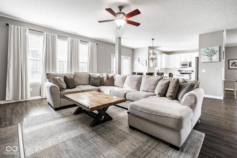 6821 Woodhaven Place Zionsville IN 46077