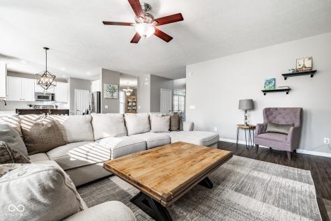 6821 Woodhaven Place Zionsville IN 46077