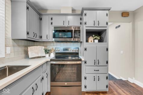 6825 S Ford Road Zionsville IN 46077