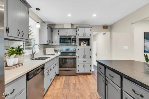 6825 S Ford Road Zionsville IN 46077
