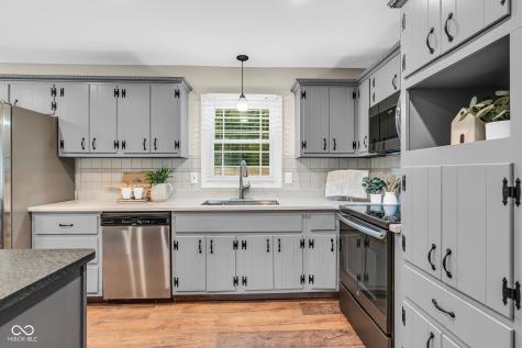 6825 S Ford Road Zionsville IN 46077