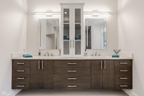 4548 Chase Oak Court Zionsville IN 46077