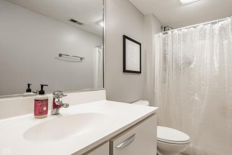 4548 Chase Oak Court Zionsville IN 46077