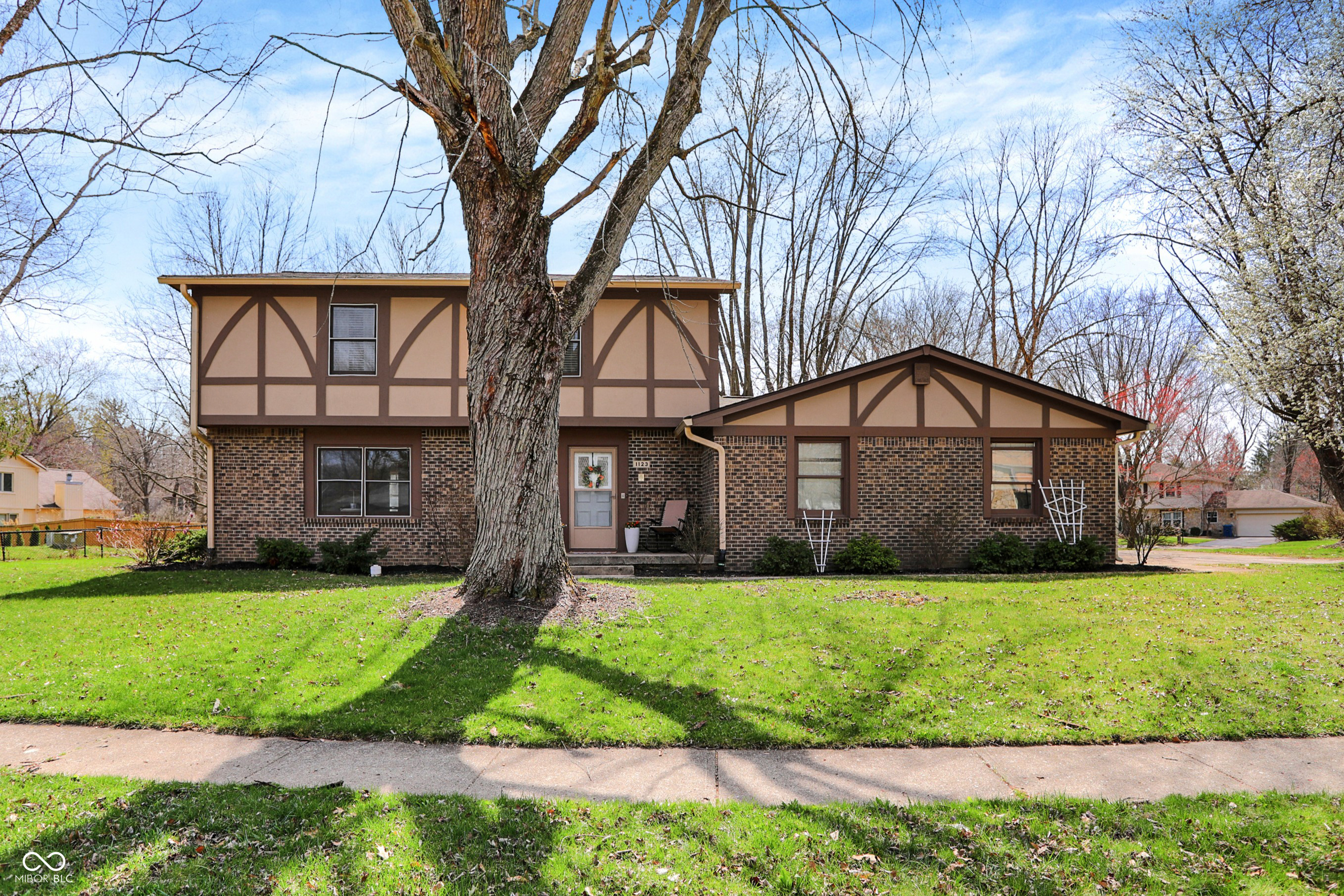 1123 Woodbridge Lane Indianapolis IN 46260