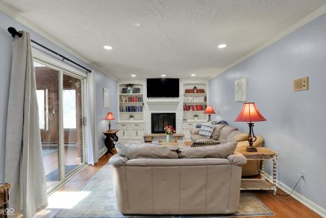 1123 Woodbridge Lane Indianapolis IN 46260