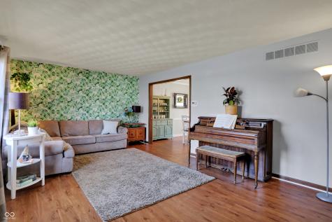 1123 Woodbridge Lane Indianapolis IN 46260