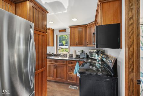 1068 S Turnbow Drive Rockville IN 47872