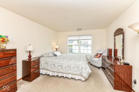 2275 Historic Oaks Boulevard Indianapolis IN 46214