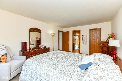 2275 Historic Oaks Boulevard Indianapolis IN 46214