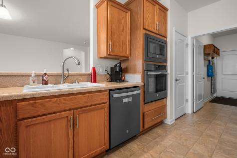 8801 Twain Lane Indianapolis IN 46239