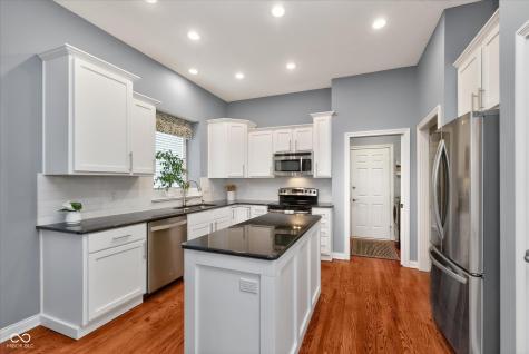 10929 Bluestone Way Fishers IN 46038