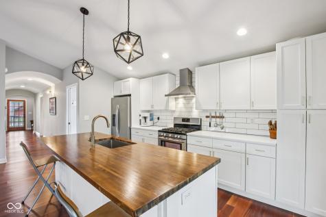 2027 E 80th Street Indianapolis IN 46240