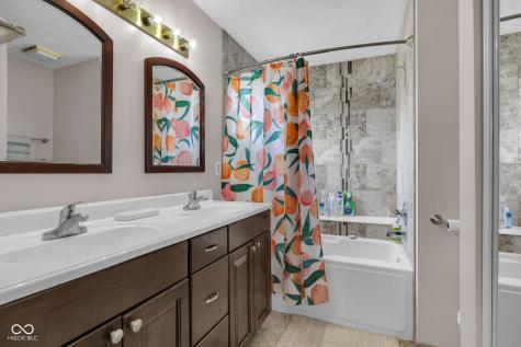 8902 Pine Tree Boulevard Indianapolis IN 46256