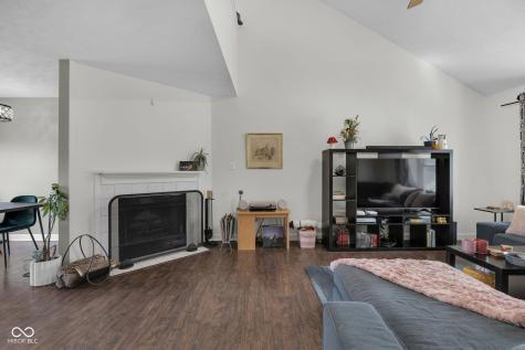 8902 Pine Tree Boulevard Indianapolis IN 46256
