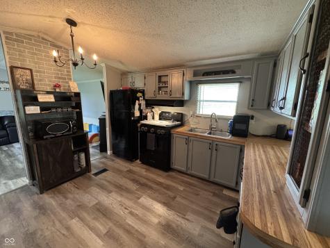 537 W State Street Kingman IN 47952