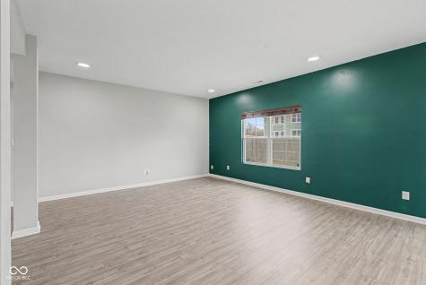 379 Oakswept Way Greenfield IN 46140