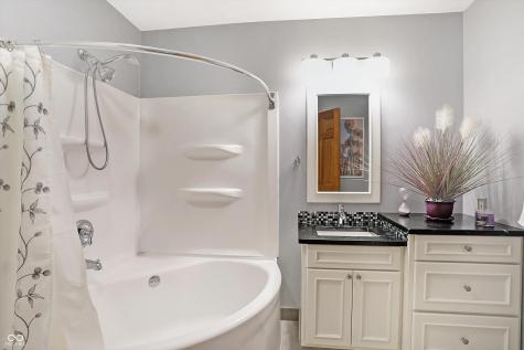 695 Mulberry Street Zionsville IN 46077