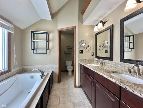 9233 Lakewind Court Indianapolis IN 46256