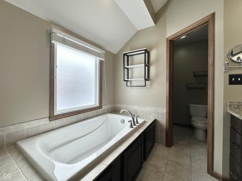 9233 Lakewind Court Indianapolis IN 46256