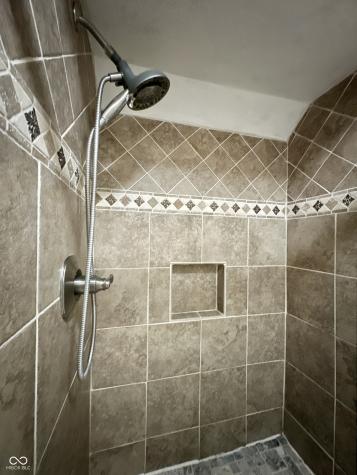 9233 Lakewind Court Indianapolis IN 46256